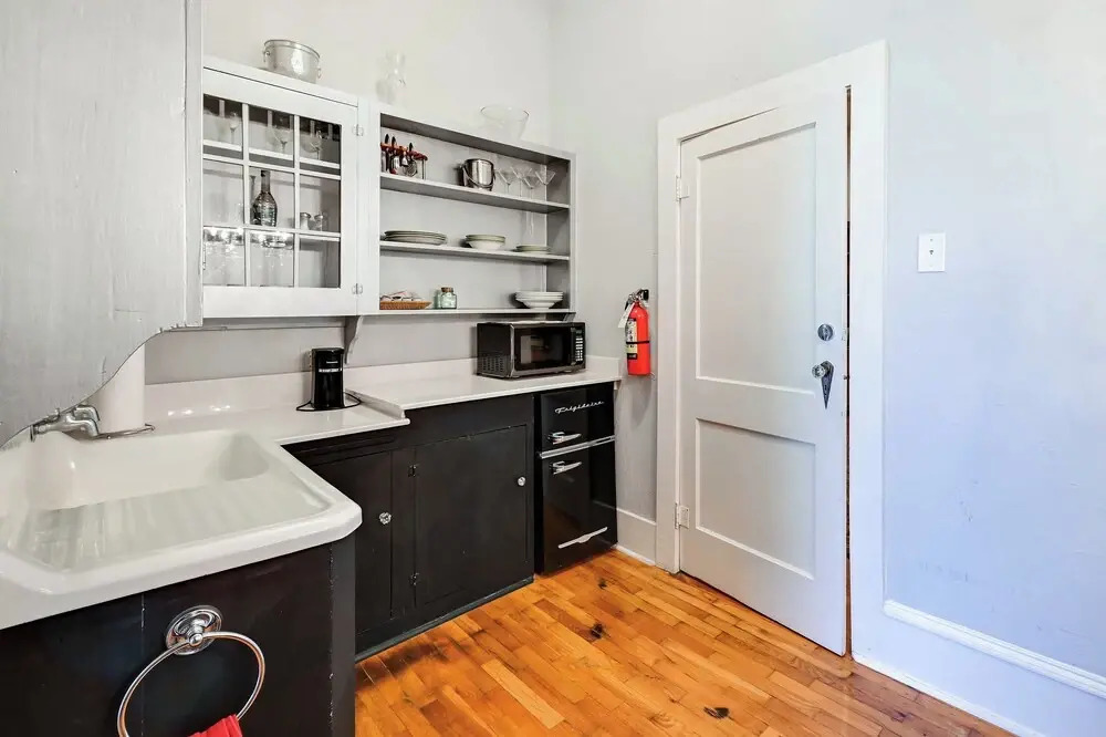 Historic Decatur Apt w/ City Square Views