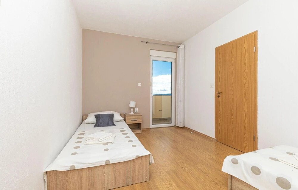 Beautiful Apartment in Kastel Gomilica With Outdoor Swimming Pool, Wifi and 2 Bedrooms