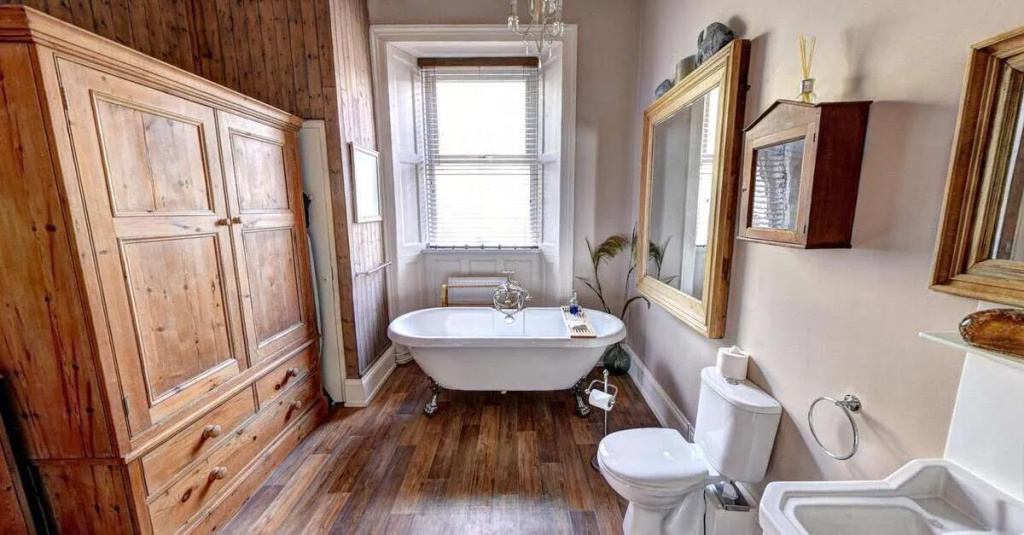 Ascot House Hotel