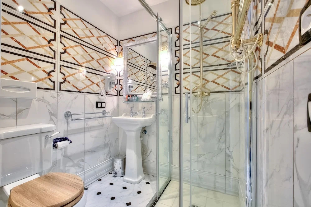 ABA Luxury B&B Sasu