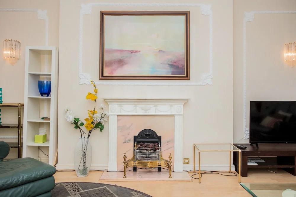 Lovely 2 Bedroom Apartment Near Hyde Park