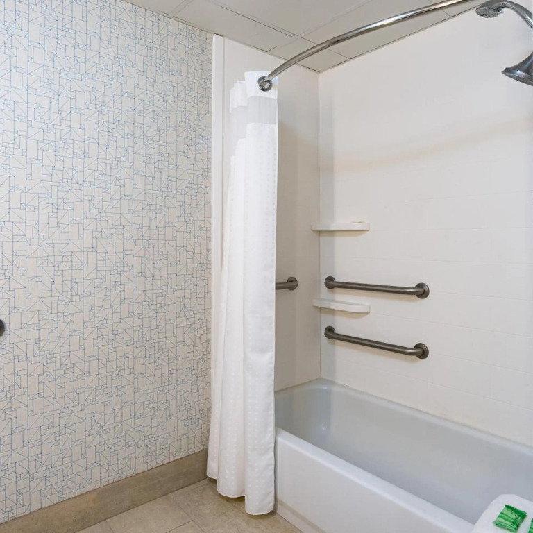 Holiday Inn Express Hotel & Suites Swansea by IHG