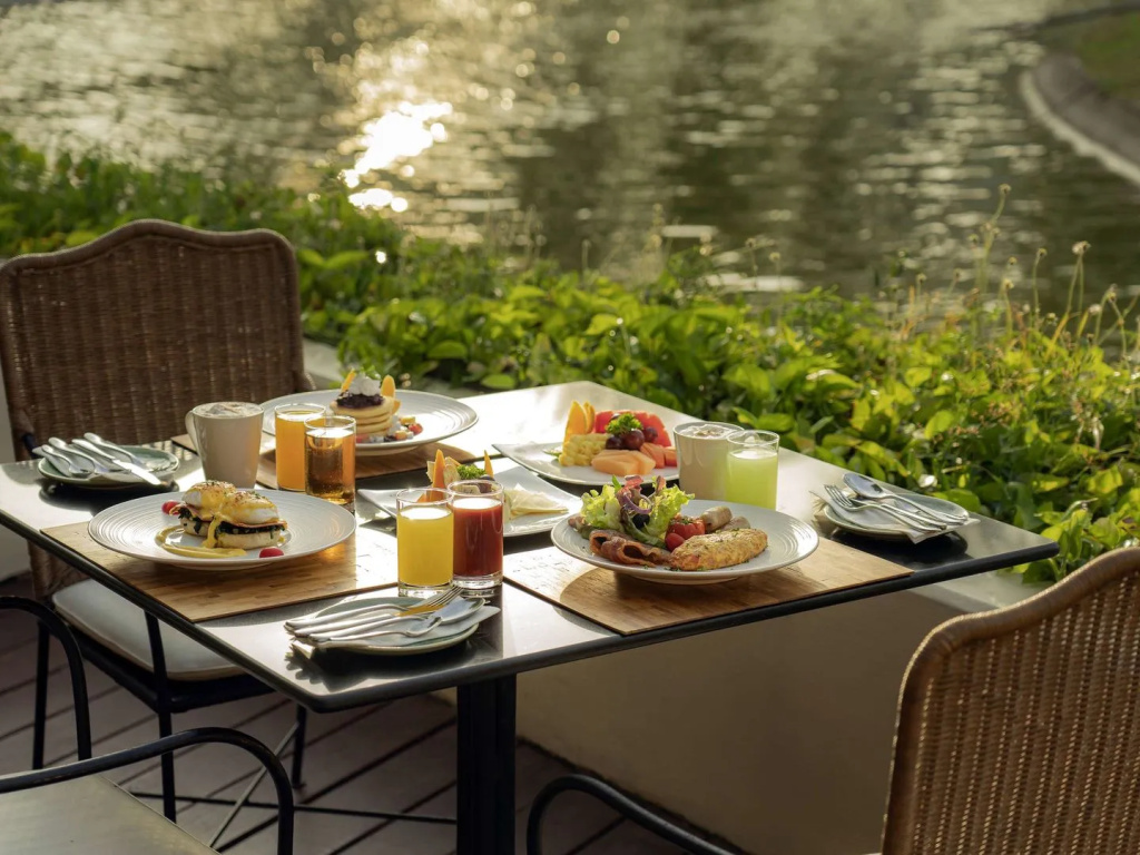 Pullman Phuket Karon Beach Resort