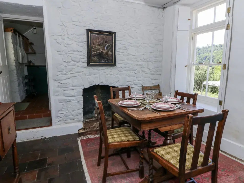 Dolwylan Cottage
