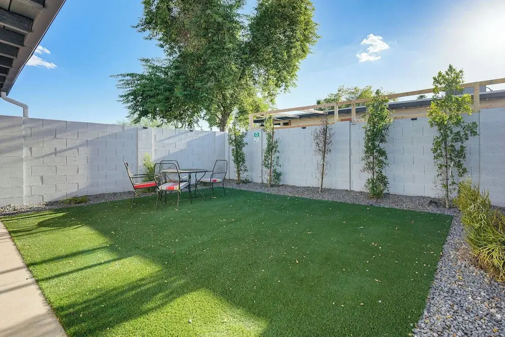 ~ 4 Mi to Old Town Scottsdale: Tempe Duplex