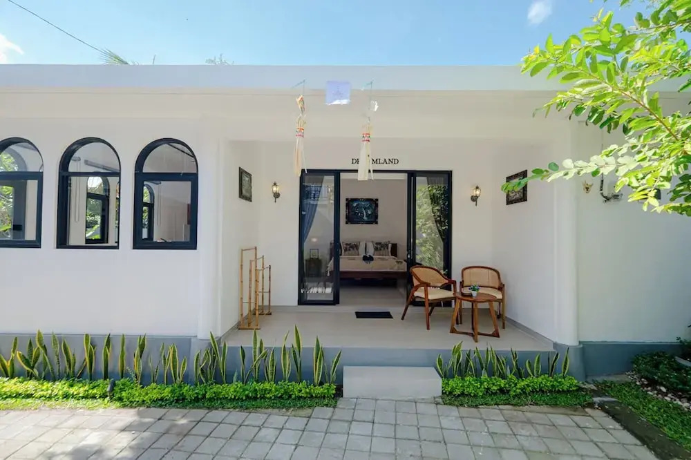 Crystal Flow Guest House & Apartment Canggu