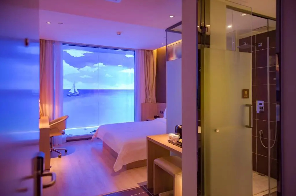 IU Hotel Zhengzhou Lvcheng Square Subway Station Branch