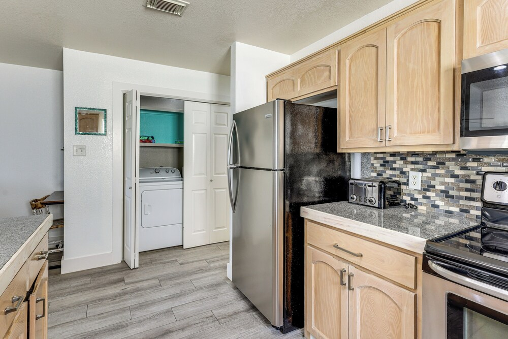 South Padre Island Getaway - Newly Renovated!