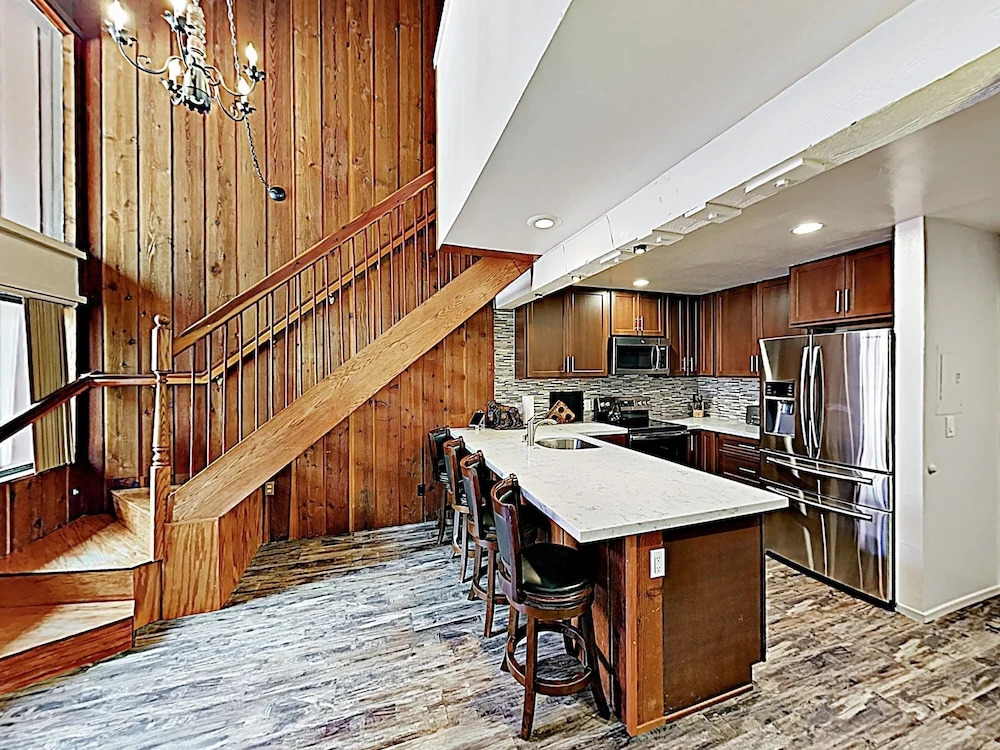 New Listing! Chic W/ Pool & Ski Back Trail 1 Bedroom Condo