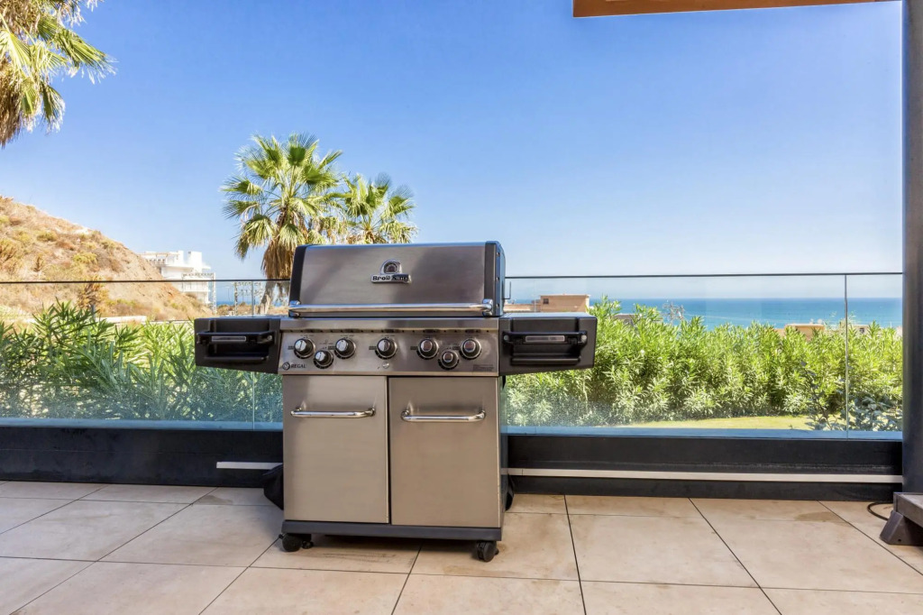 Boa in Fuengirola with 3 bedrooms and 2 bathrooms