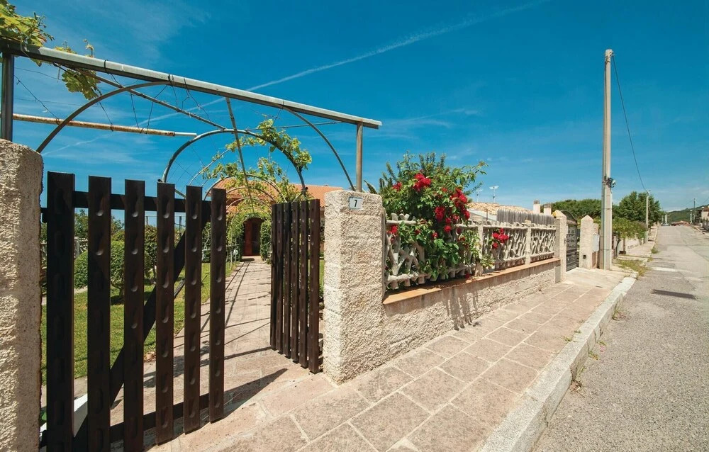 Beautiful Apartment in Porto Alabe With 3 Bedrooms and Wifi