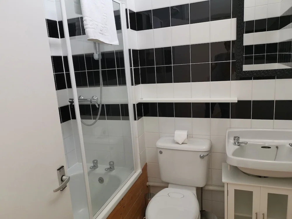 BookedUK - NEW Large duplex apartment