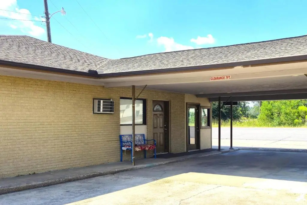 Relax Inn by OYO Sulphur Hwy 90