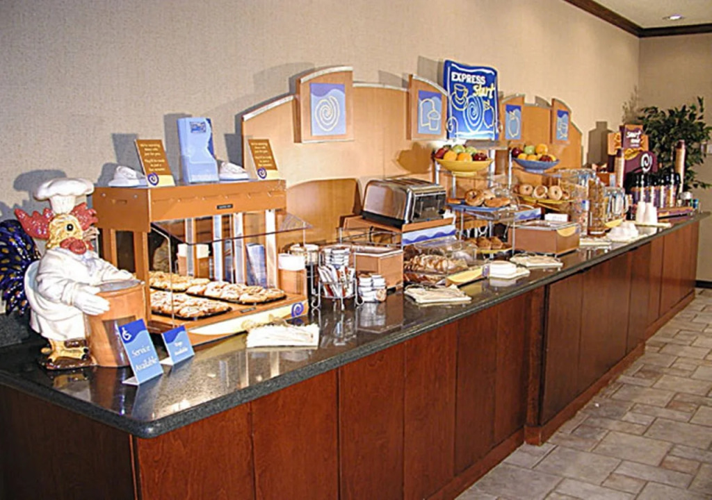 Holiday Inn Express Hotel & Suites Mount Pleasant by IHG