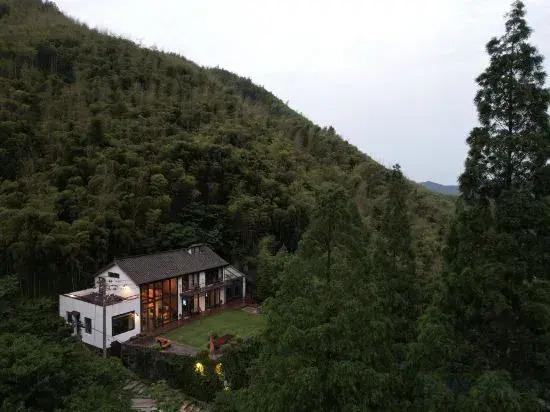 Lost Villa (Moganshan Biwu)