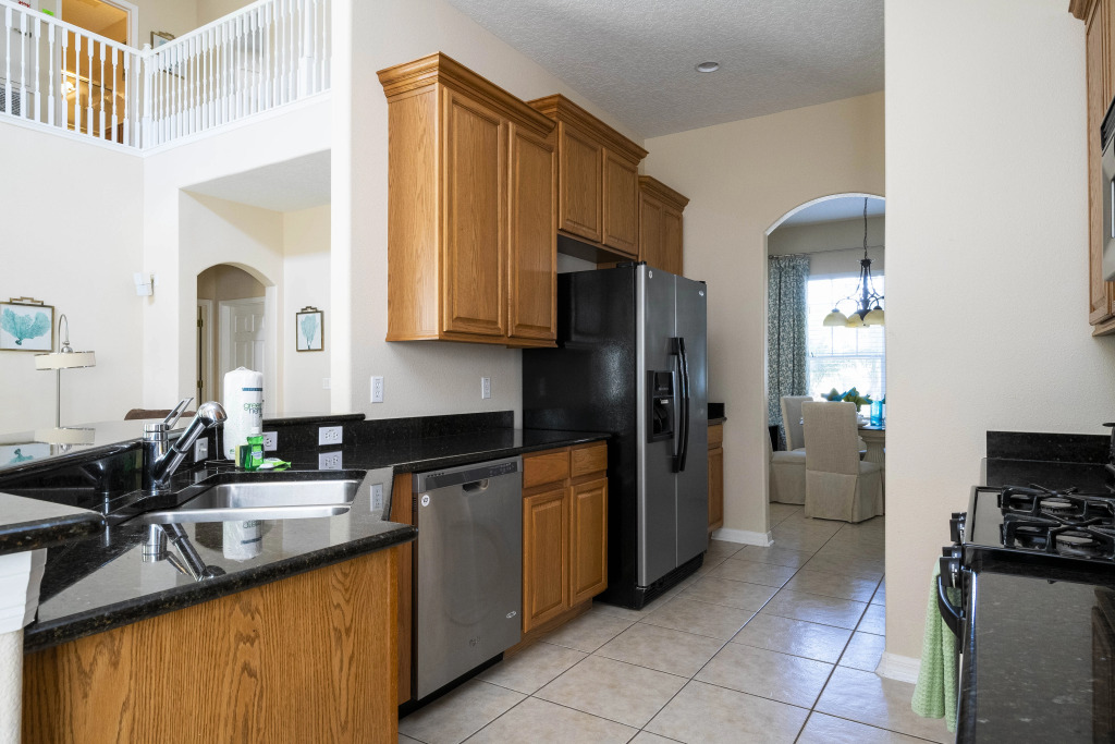 Stunning 5 Bd Home w/ Pool Close to Disney 7420