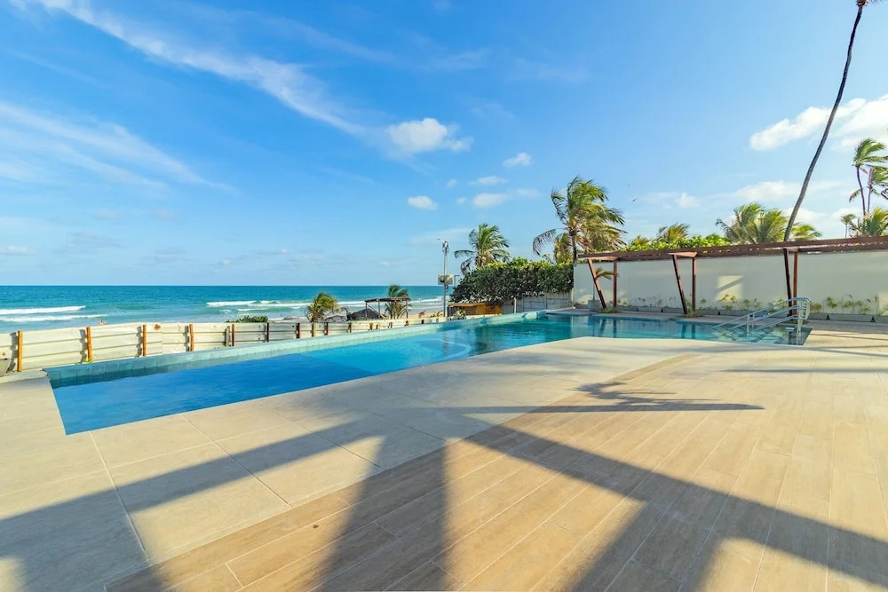 Cupe Suites #118 Beachfront by Carpediem