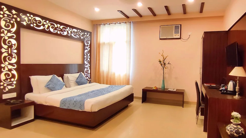 Park Square by ShriGo Hotels