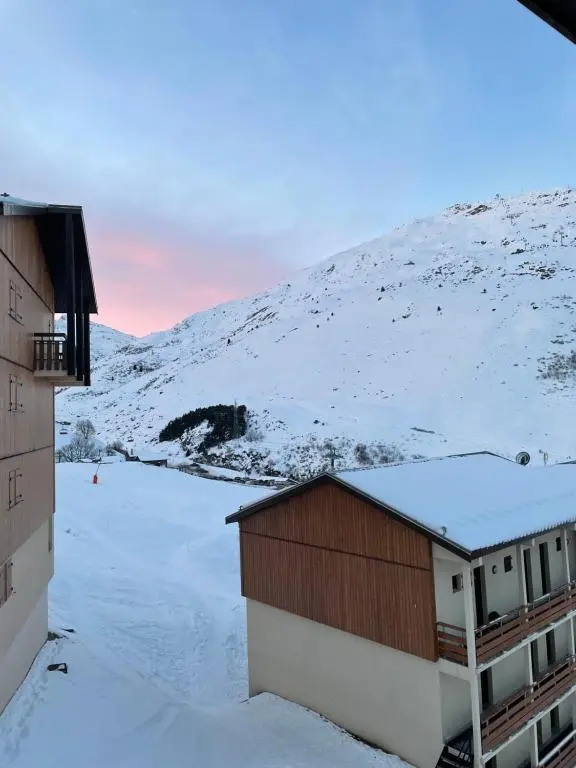 Appartement pour 6 personnes au pied des pistes au calme aux Menuires les Asters