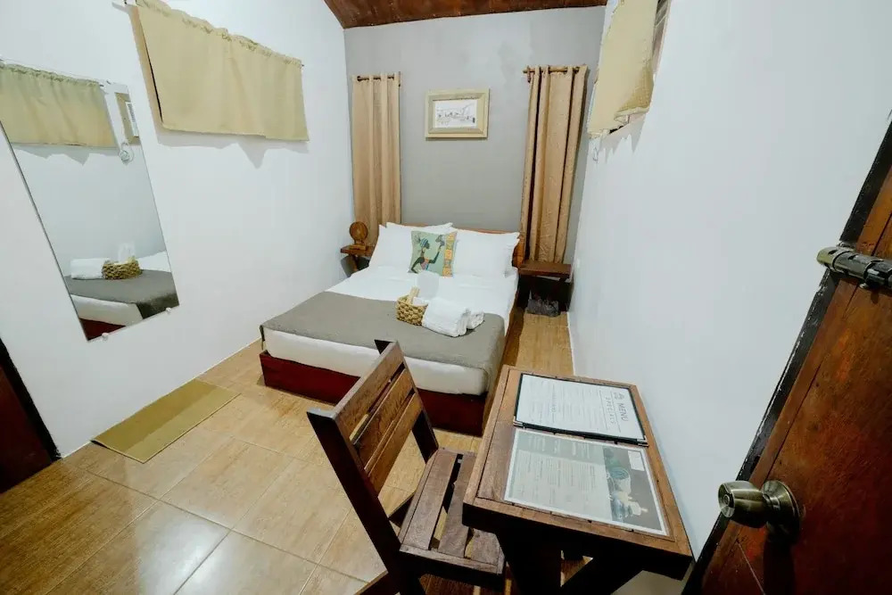 Spacio Caliraya Bed & Breakfast