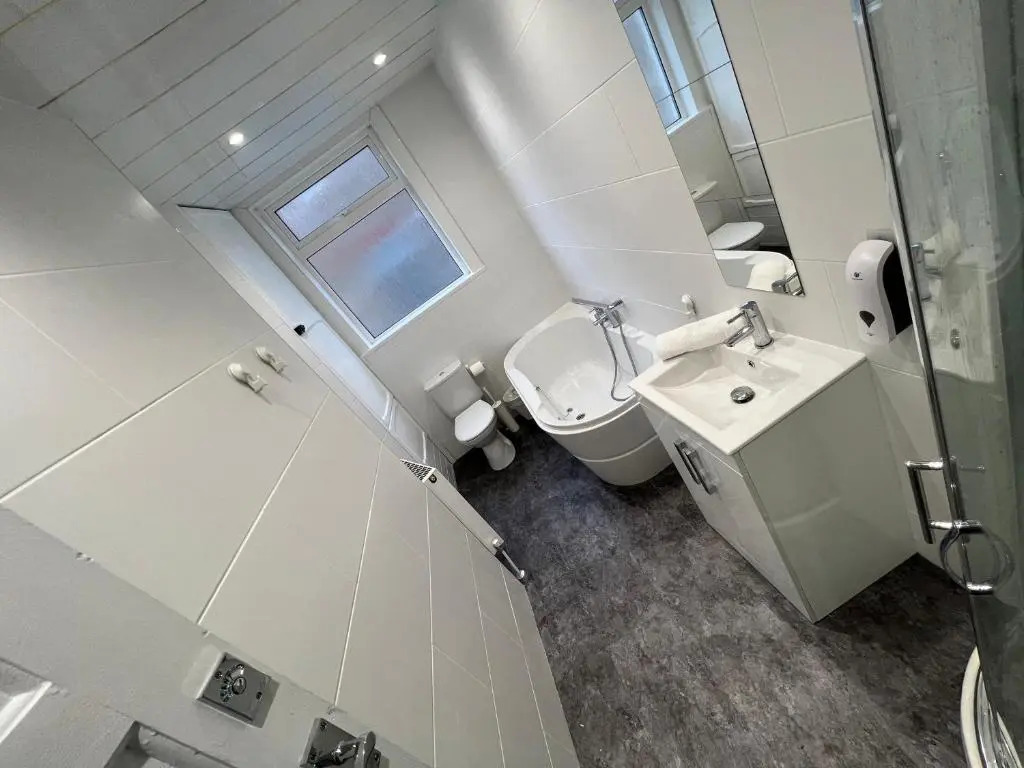 Friends House, Hot Tub, Sleeps 8