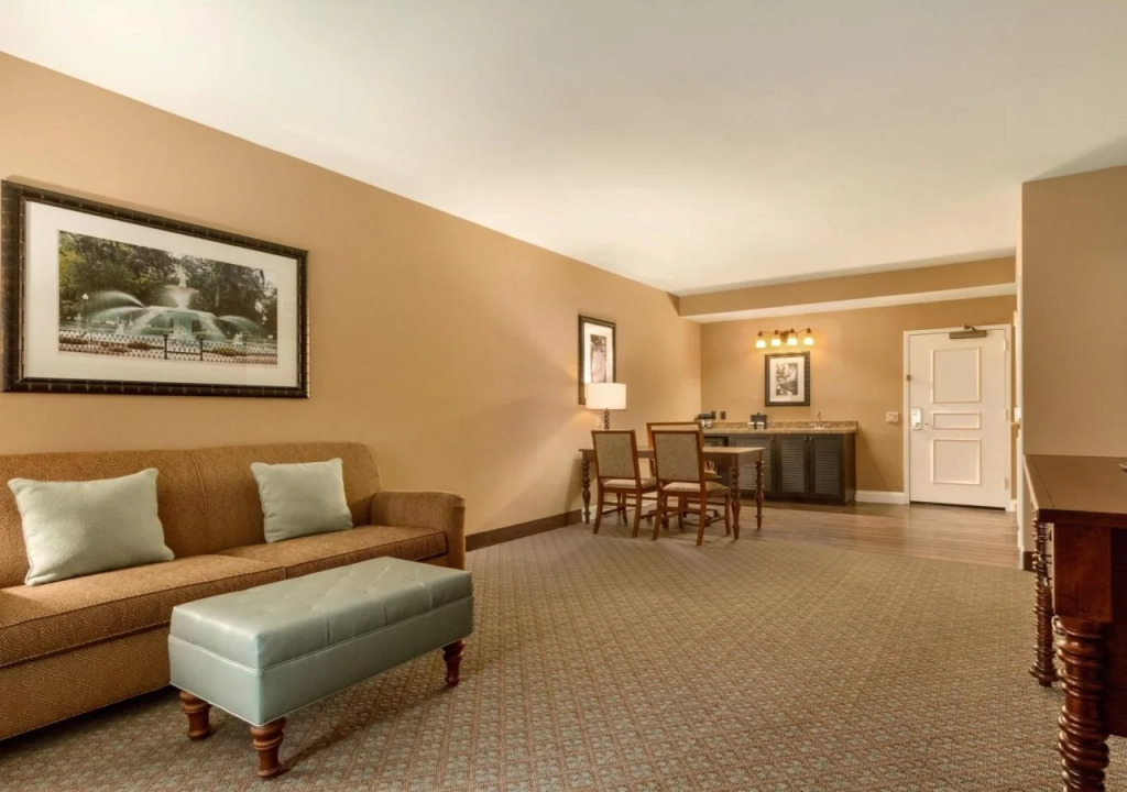 Embassy Suites Savannah Historic District