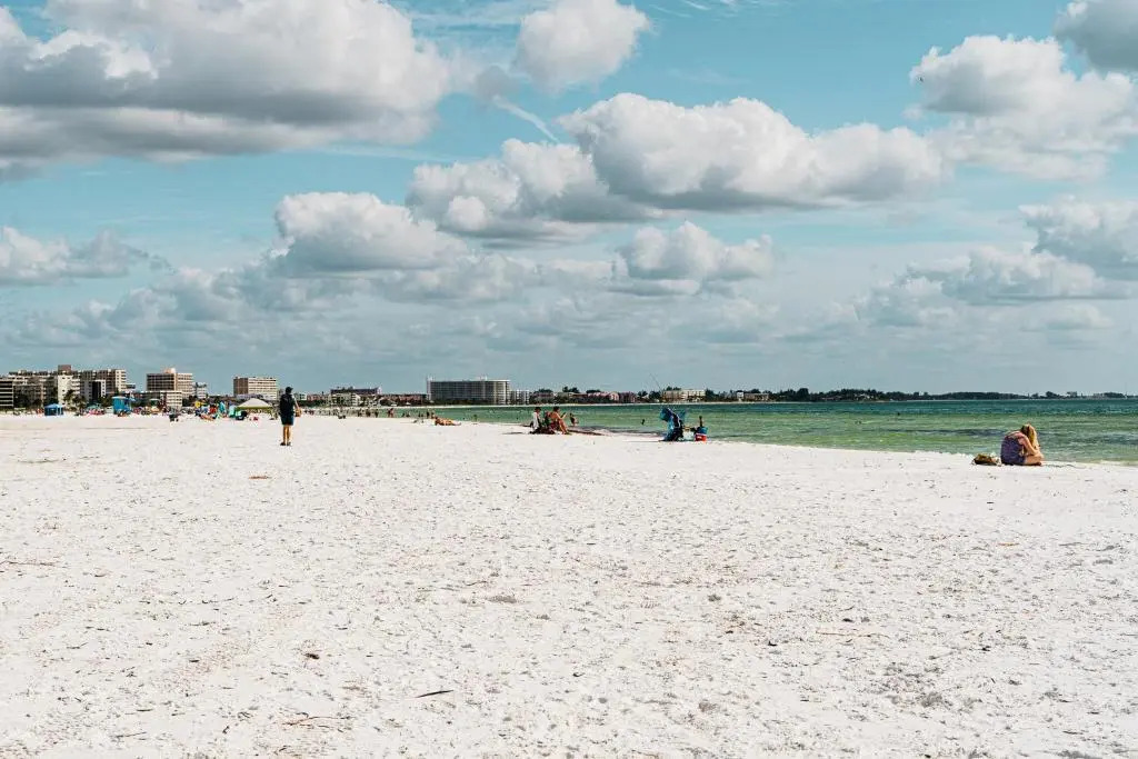 Siesta Get Away - A Beautiful NEW Tropical Escape 1 Block From The Water