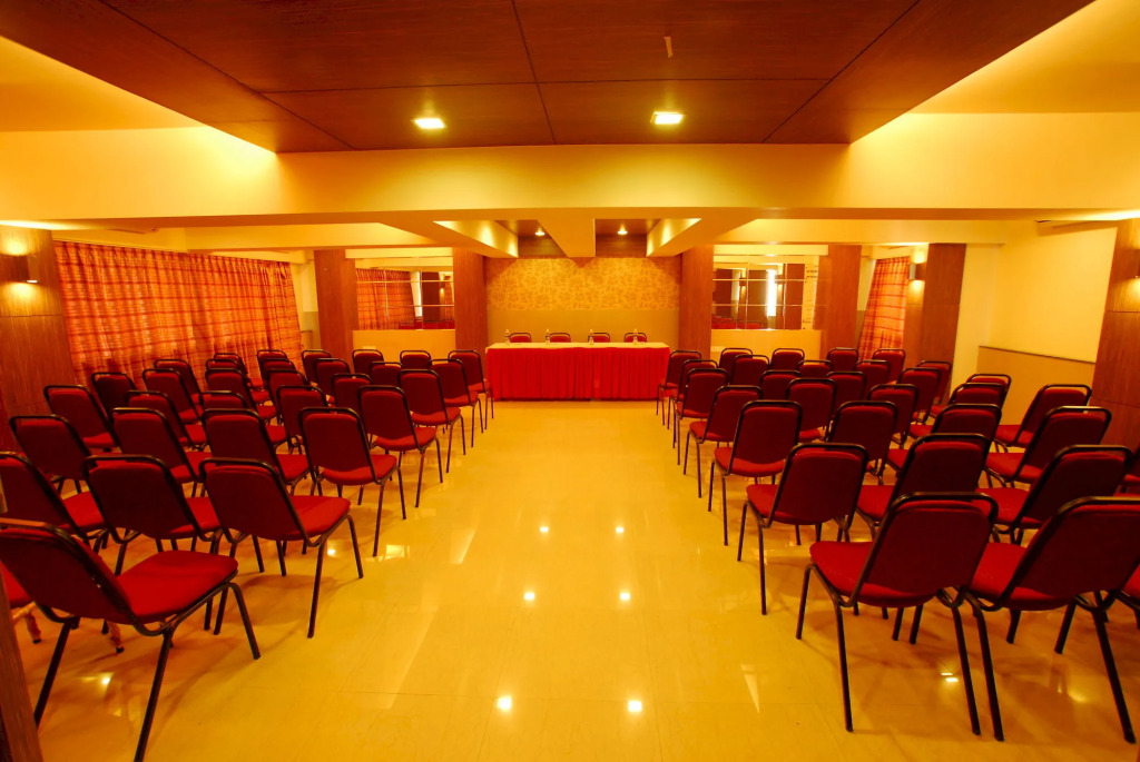 Capital O 74167 Hotel Mourya Residency