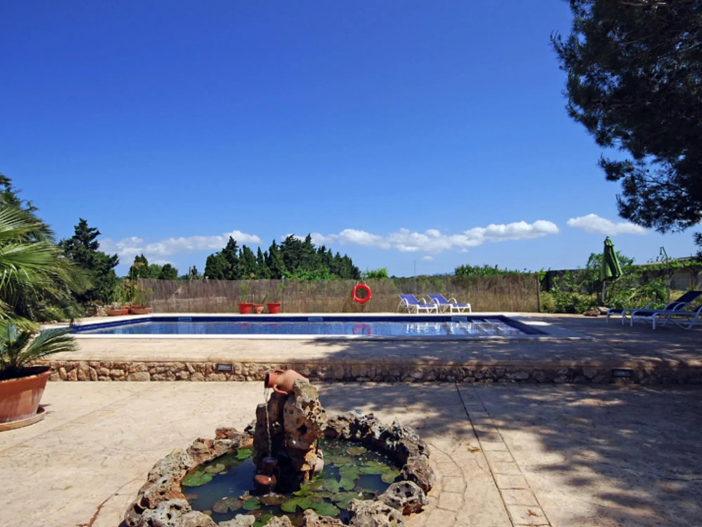 Modern country house with pool and mountain views 2 km from the sea