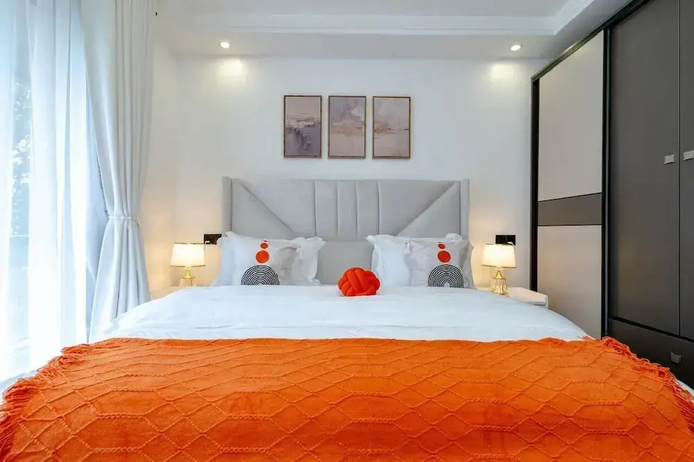 Urban Oasis View Palace Apartments-3 Bed