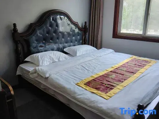 Yunmeng Hotel
