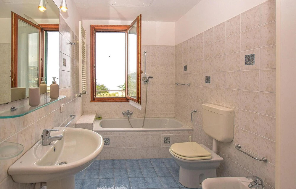 Lovely Home In San Lorenzo Al Mare