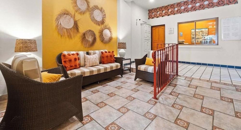 Beachfront Mexican Styled 3 BR Condo in Downtown