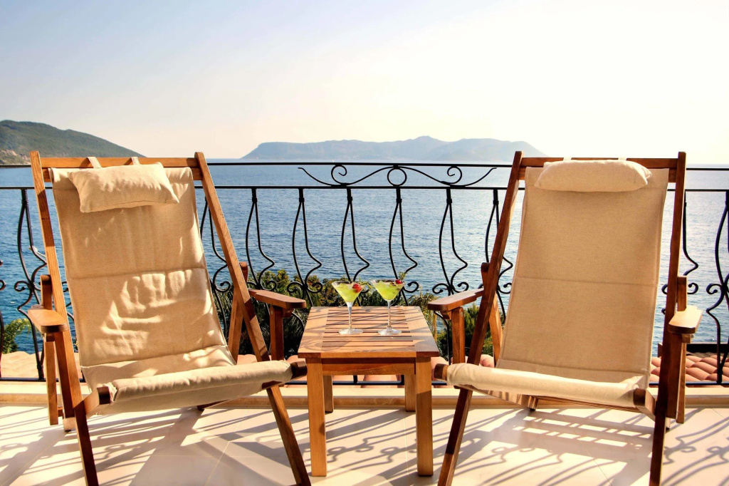 Nur Beach Hotel