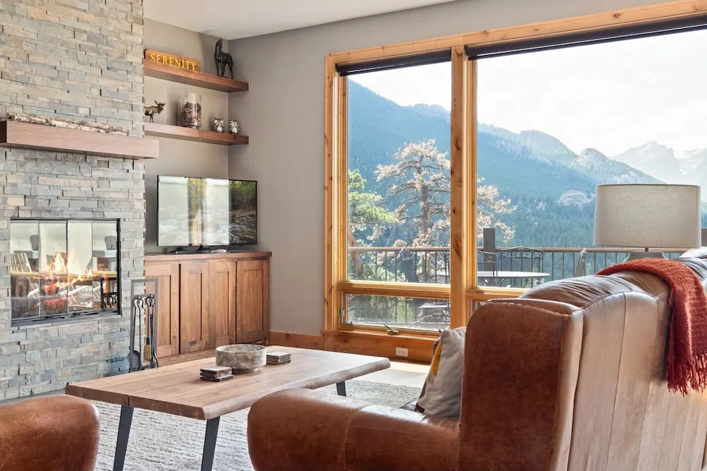 Serenity Luxury Vacation At Windcliff 3 Bedroom Home by RedAwning