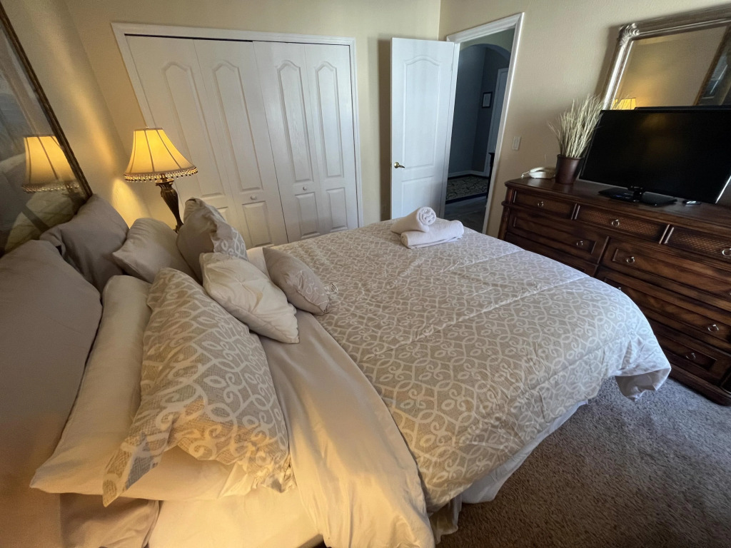 Stunning 3 bed Former Model Home With Private Upgraded Pool