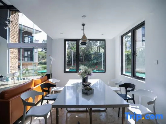 Bright Villa