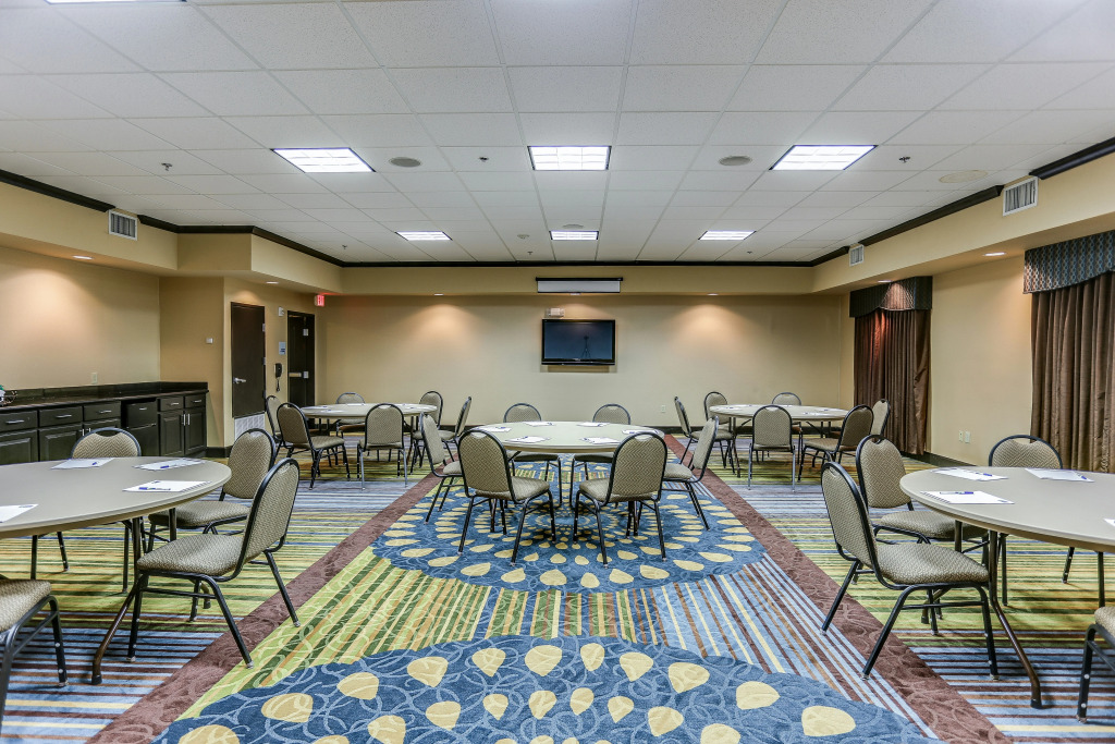Holiday Inn Express Hotel & Suites Huntsville by IHG