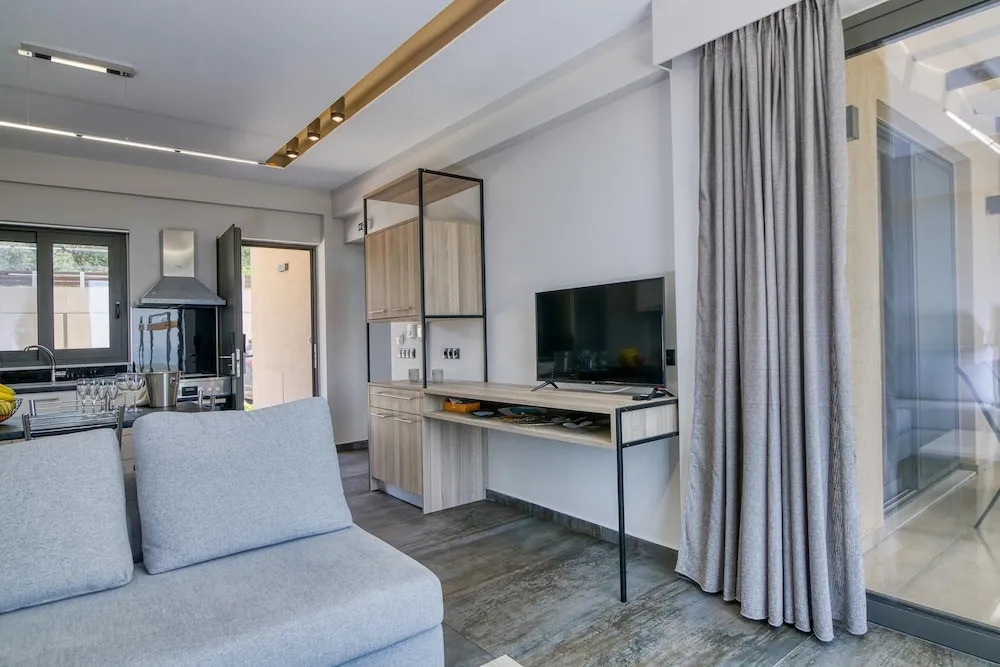 Serenity Suites Sea View 2