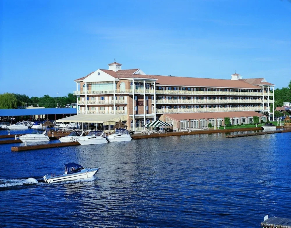 Riveredge Resort Hotel