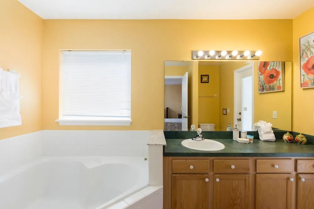 Gorgeous Vacation Home with Pool RT1170