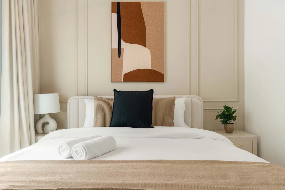 Silkhaus New 1bdr Stay at Dubai Production City in Centrium Tower