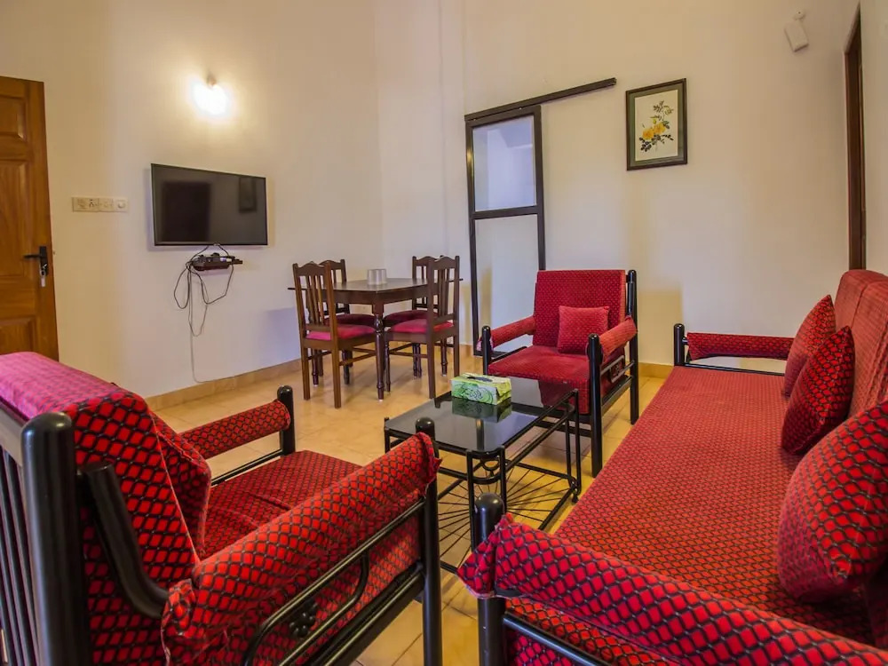 OYO 12423 Home Pool View 1BHK Candolim