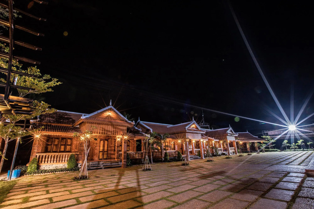Home Stone Resort