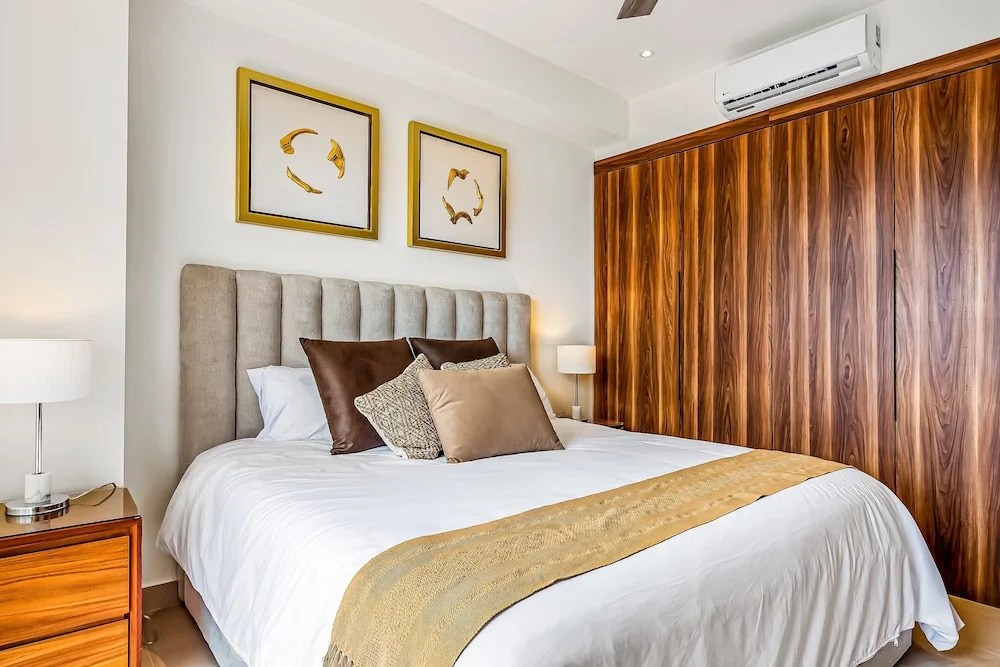 Mountain-view Apartment Near Beach With Balcony, Rooftop Pool, Gym, & Ping-pong