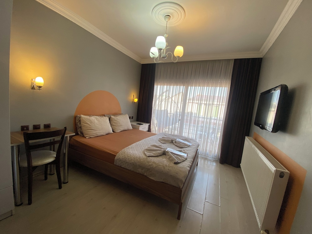 Omar Suite 360