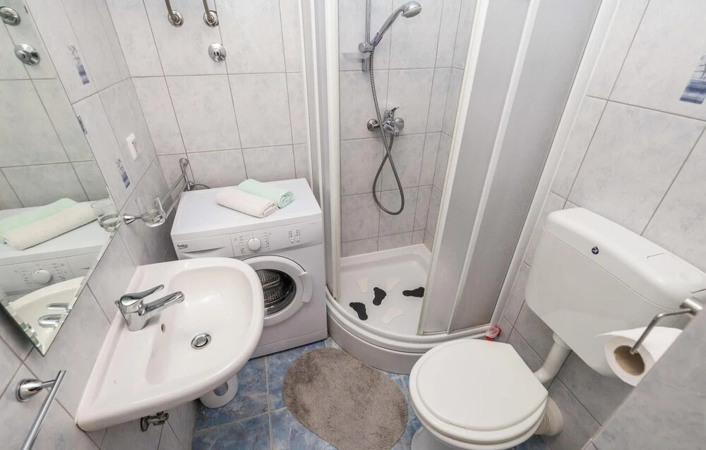 Stunning Apartment in Lovran With 1 Bedrooms and Wifi