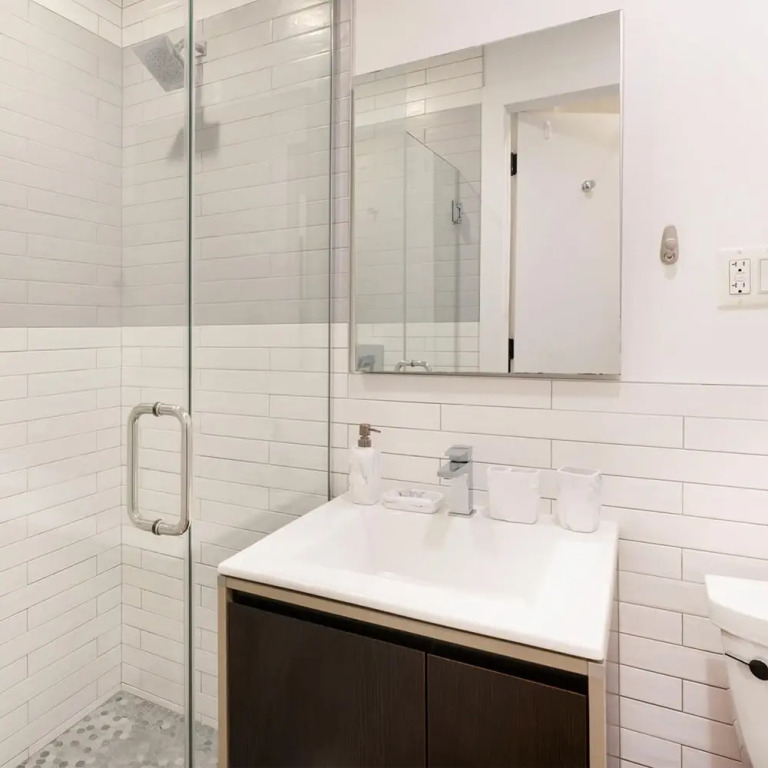 1290-13 Newly Renovated 2 Bedrooms in UES