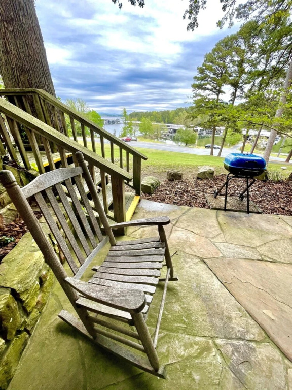 Mountain Harbor studio on Lake Ouachita