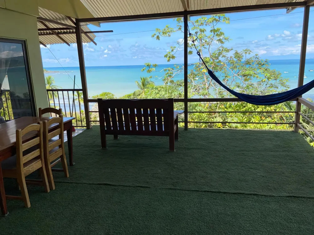 Cotingas Ocean View
